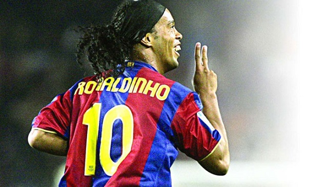 Những pha bóng tầm cỡ của Ronaldinho