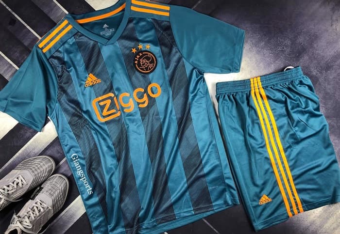 Mẫu áo của Ajax trên sân khách