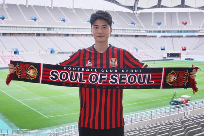 Ki Sung-Yueng là tiền vệ trung tâm điển trai được nhiều người yêu thích